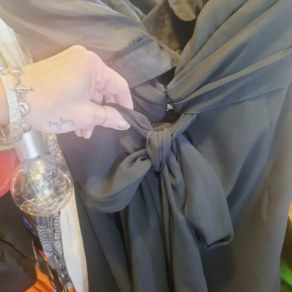 Gown - Picture 3 of 16